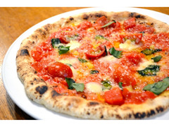 【サンプル】トマトとモッツァレラチーズのピザ
